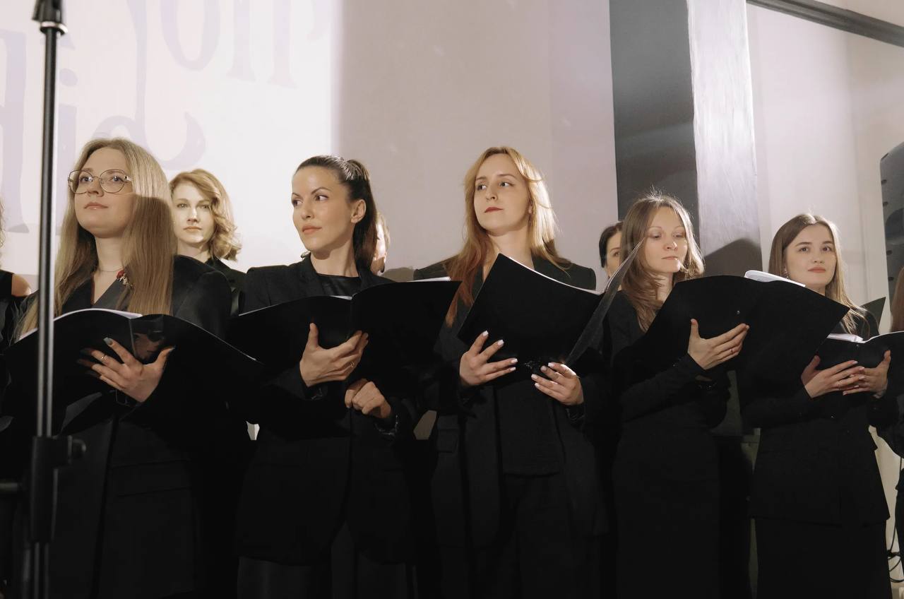 <p>Приглашаем Вас стать частью женского хорового коллектива! Наши репетиции проходят в самом сердце города, при свечах и в работе над роскошным репертуаром: Adele, Depeche Mode, Linkin Park, Nightwish, The 69 eyes, Type o Negative, Green Apelsin, Флер, Мельница и другие потрясающие исполнители! Ждем Вас на прослушивание! Запись по телефону +375291642402 [&hellip;]</p>
